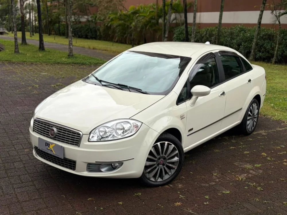 Fiat LINEA ESSENCE Dualogic 1.8 Flex 16V 4p