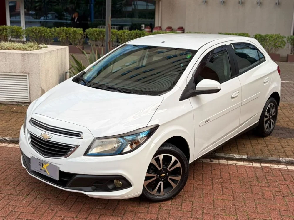 GM - Chevrolet GM ONIX 1.4 LT 2015 FLEX